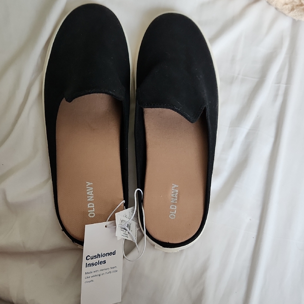 NWT Old Navy Black Flats Minimalist Design